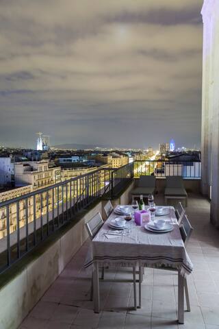 Paseo de Gracia with Terrace: Love! gallery image 2