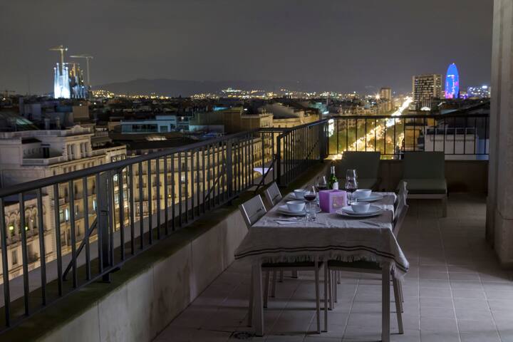 Paseo de Gracia with Terrace: Love!