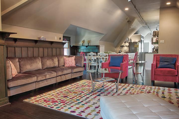 The Byrnebury Loft - Kenmore, NY