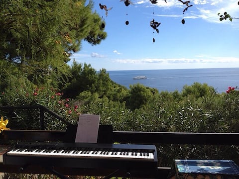 A little house for those who love nature