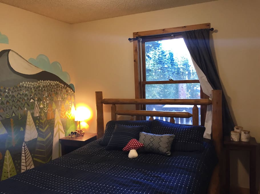 Additional view of Quandary room