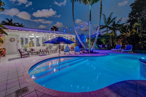 Private Tropical Oasis - Heated Pool/Hot Tub