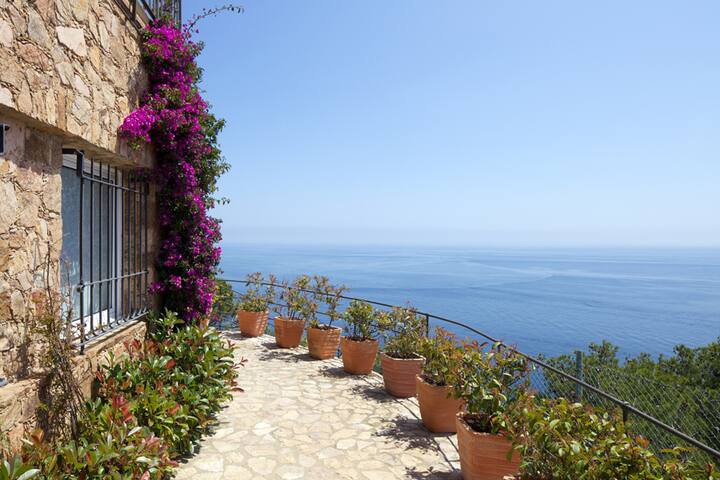 stunning villa on the costa brava, gallery image 2