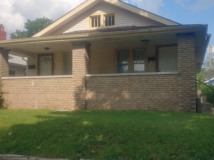 Spacious 1 bed room eastside, 10min from downtown Houses for Rent in