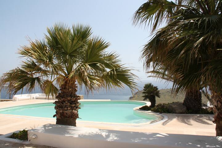 Notias Villas-Luxury 5 Bedroom villa 10min to town gallery image 4