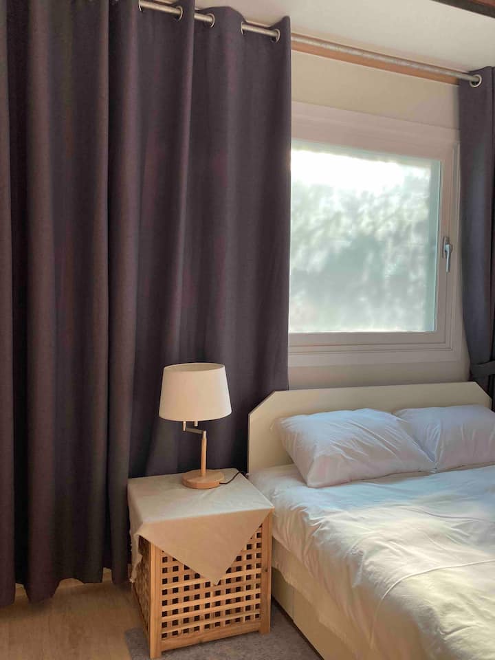 Habitación grande. 1 cama de matrimonio,