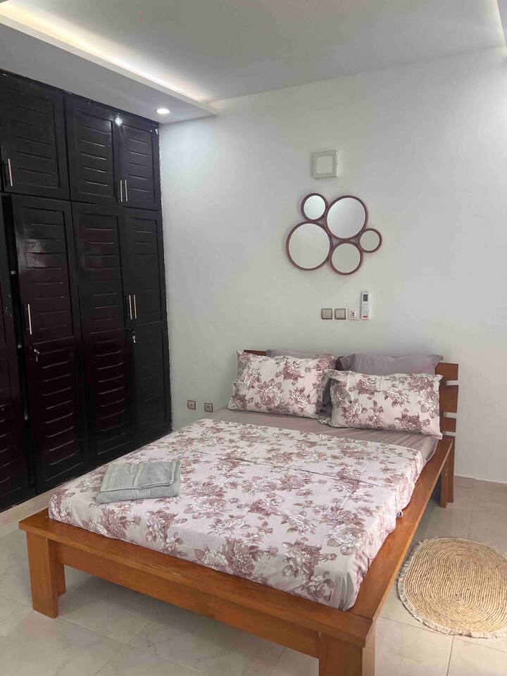 საძინებელი 1