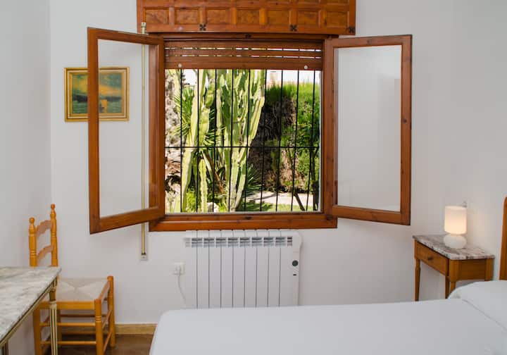 3rd bedroom with bed 150X190cm