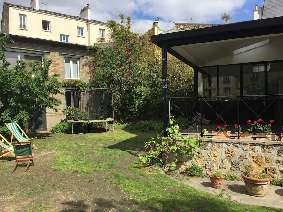 terrasse, jardin, une chambre au dessus du garage
