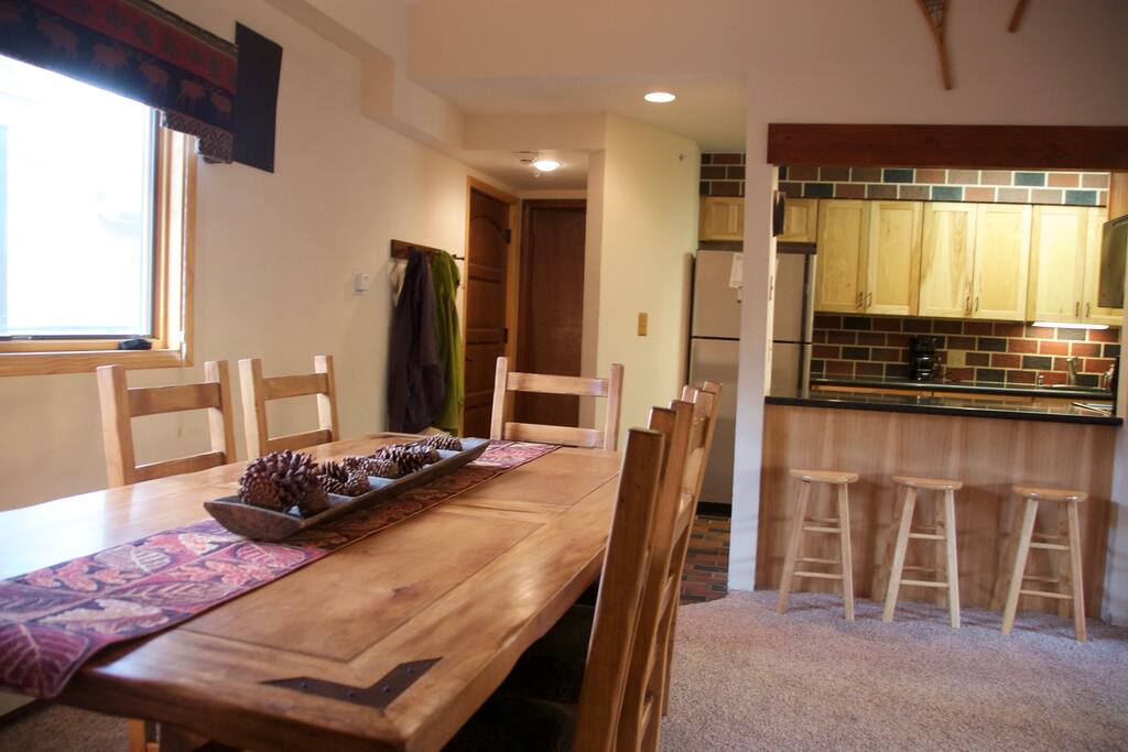 Entry way (background).