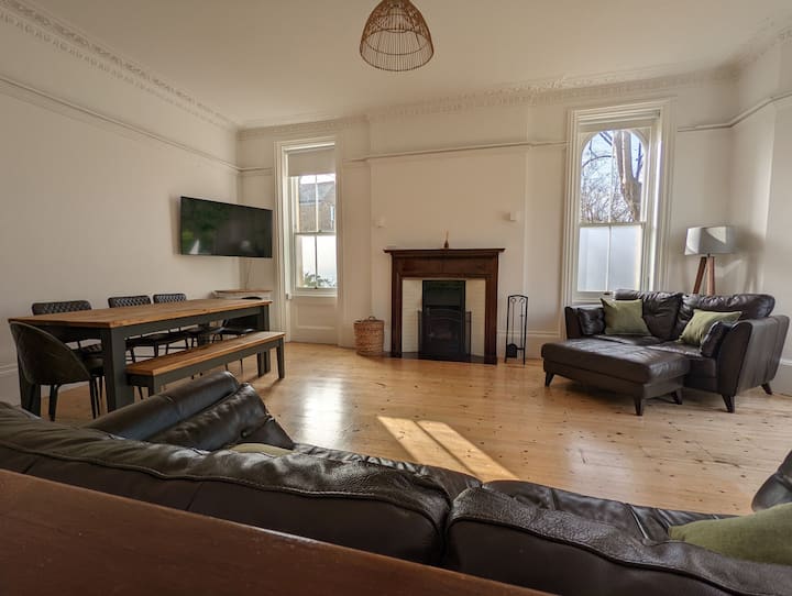 Huge 3 Bedroom Period Flat, Garden & 2x Parking - Herne Bay