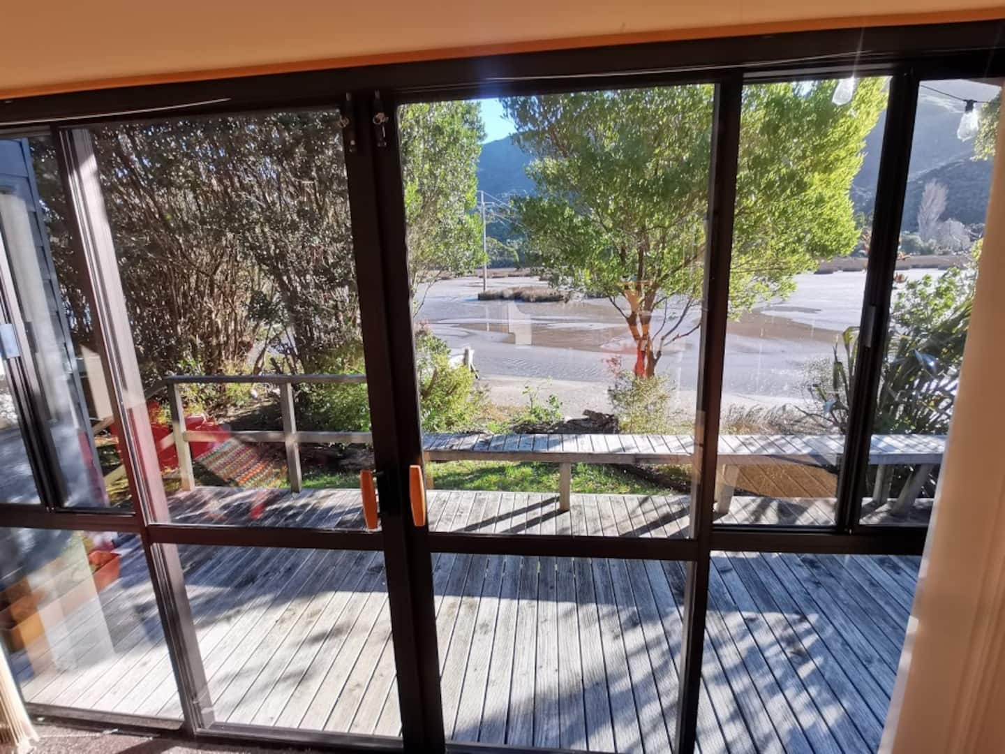 Kōtuku Cottage - Spacious Seclusion By The Water 5