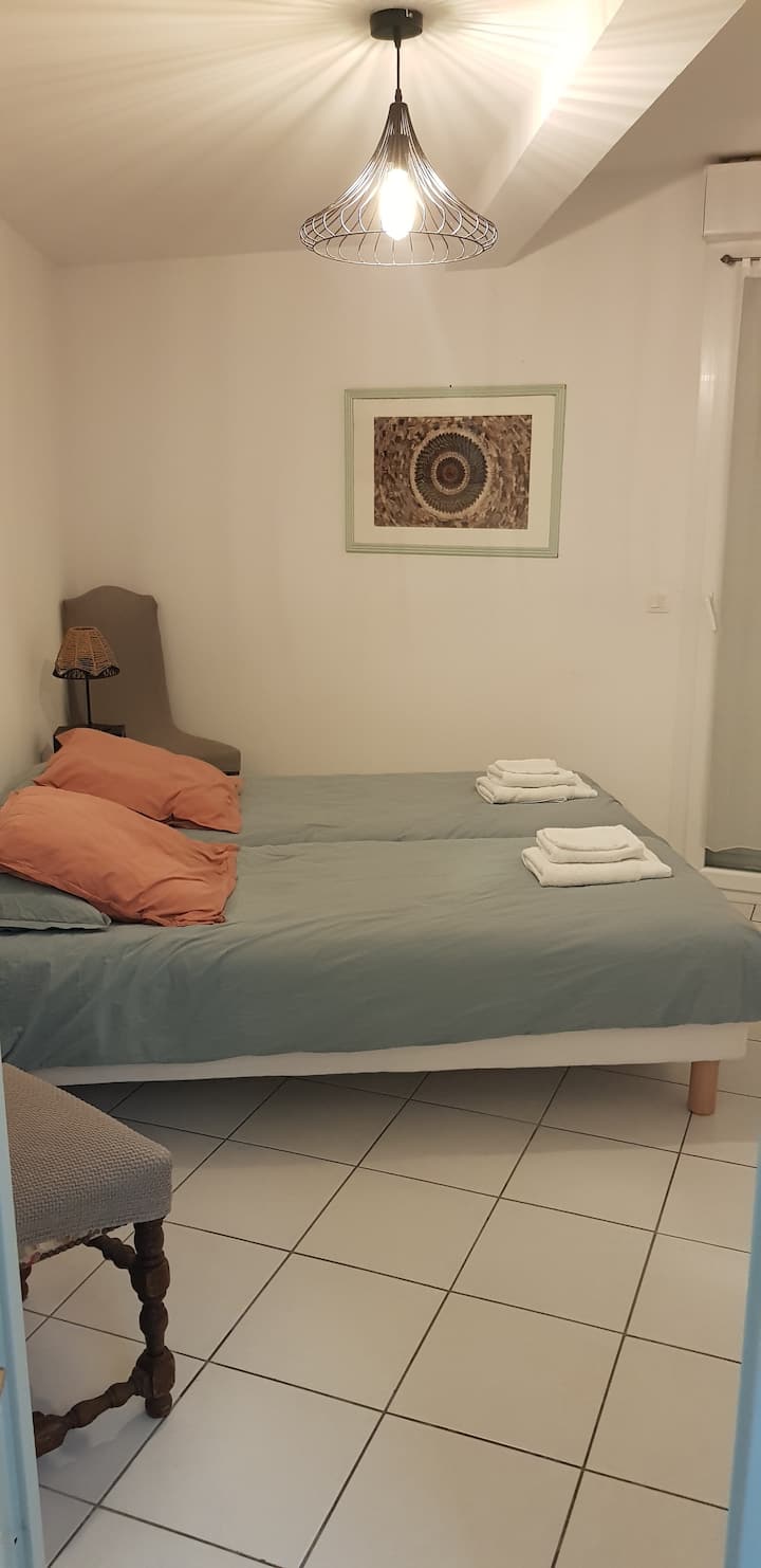 غرفة النوم 1