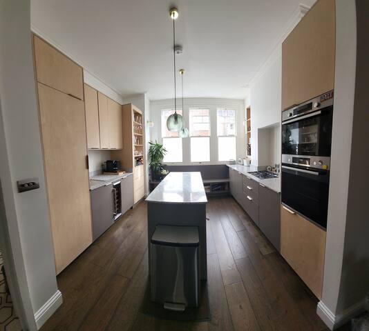 Luxury Central Crouch End House 4 Bed, 3 Bath.