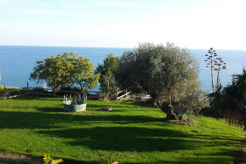 Giardino della casa con vista panoramica