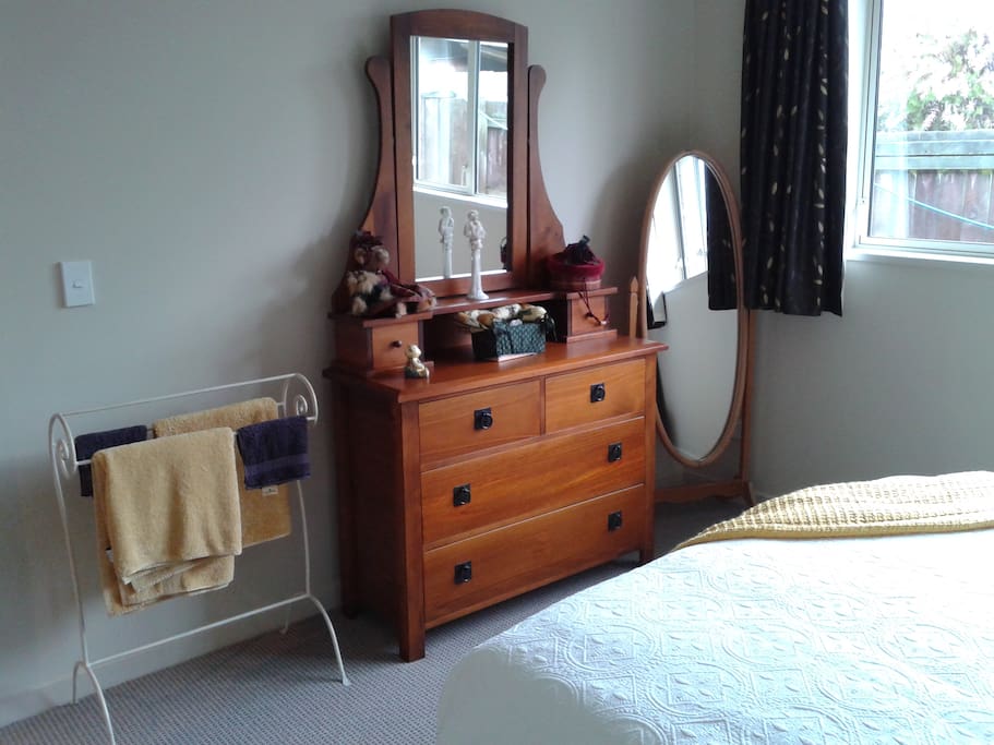 Dresser and full length mirror