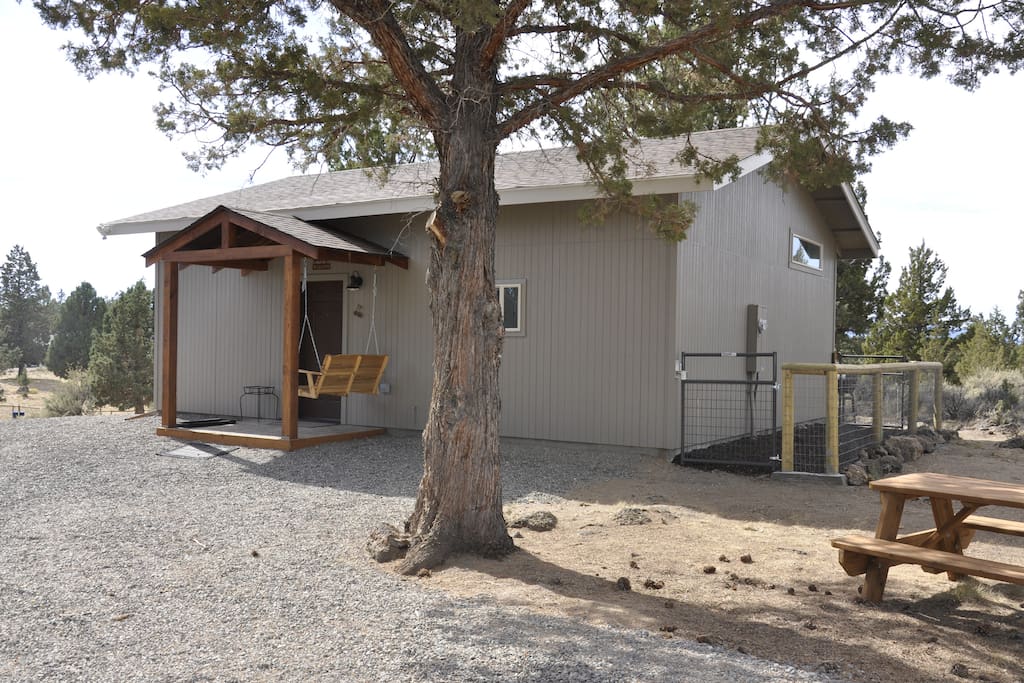 Front of 725 Square Foot Vacation Rental