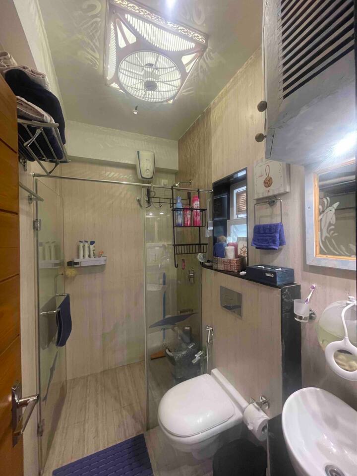 Full bathroom 3 image 1