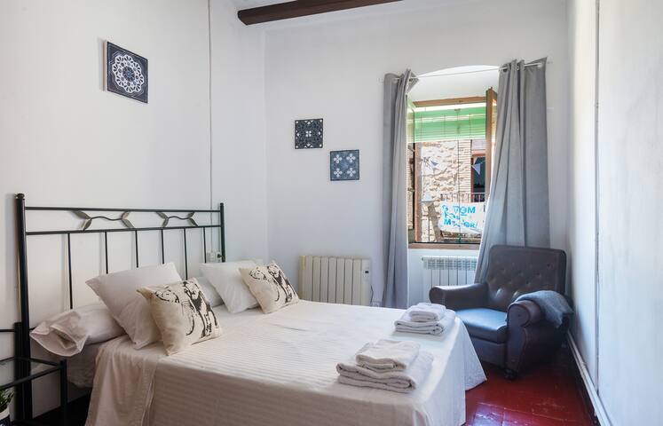 Can Boni, casa rústica de 180 M2, especial grupos.