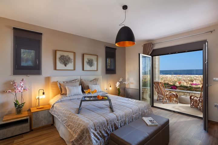 ГЛАВНА СПАЛНА СОБА