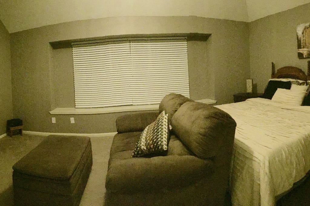 Master suite with sitting area
