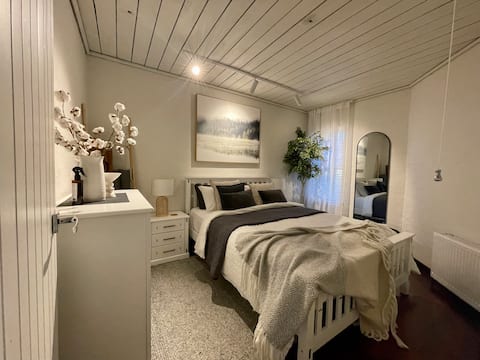Top performing Airbnb: Heart of the village - Luxurious Apartment in Dinner Plain