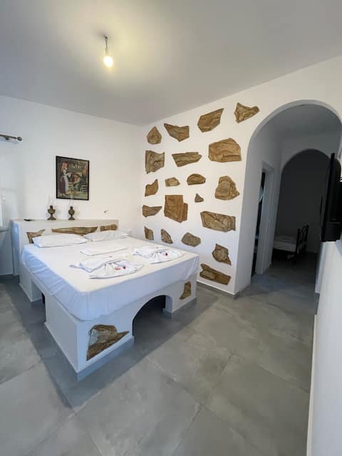 N4/4persons. private balkony, windmills view,