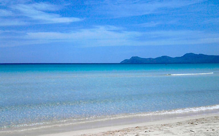 cozy apartment 50m from the beach  ,wifi and AACC