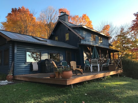 Cozy house between river and mountain!
