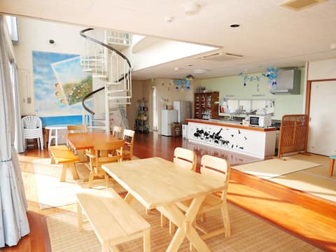 Do you want to take a natural bath?Sleeps 8 (up to 15) Beachside House