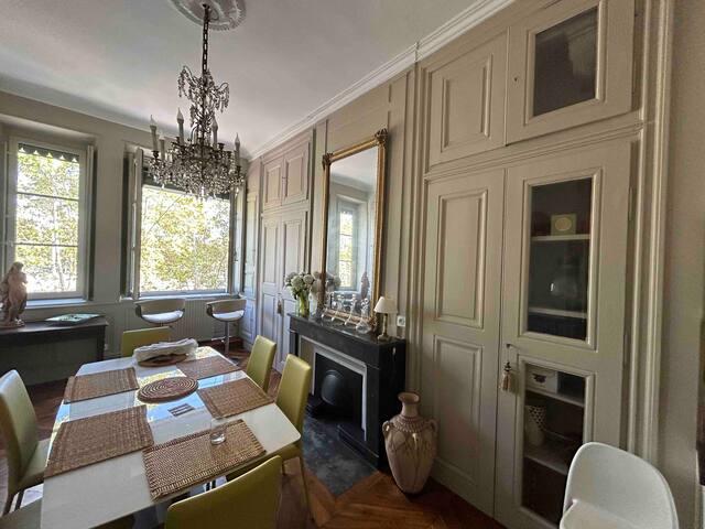 Les 24 colonnes / vue sur les quais gallery image 4