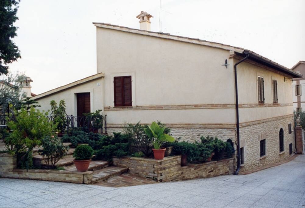 Lato posteriore della casa