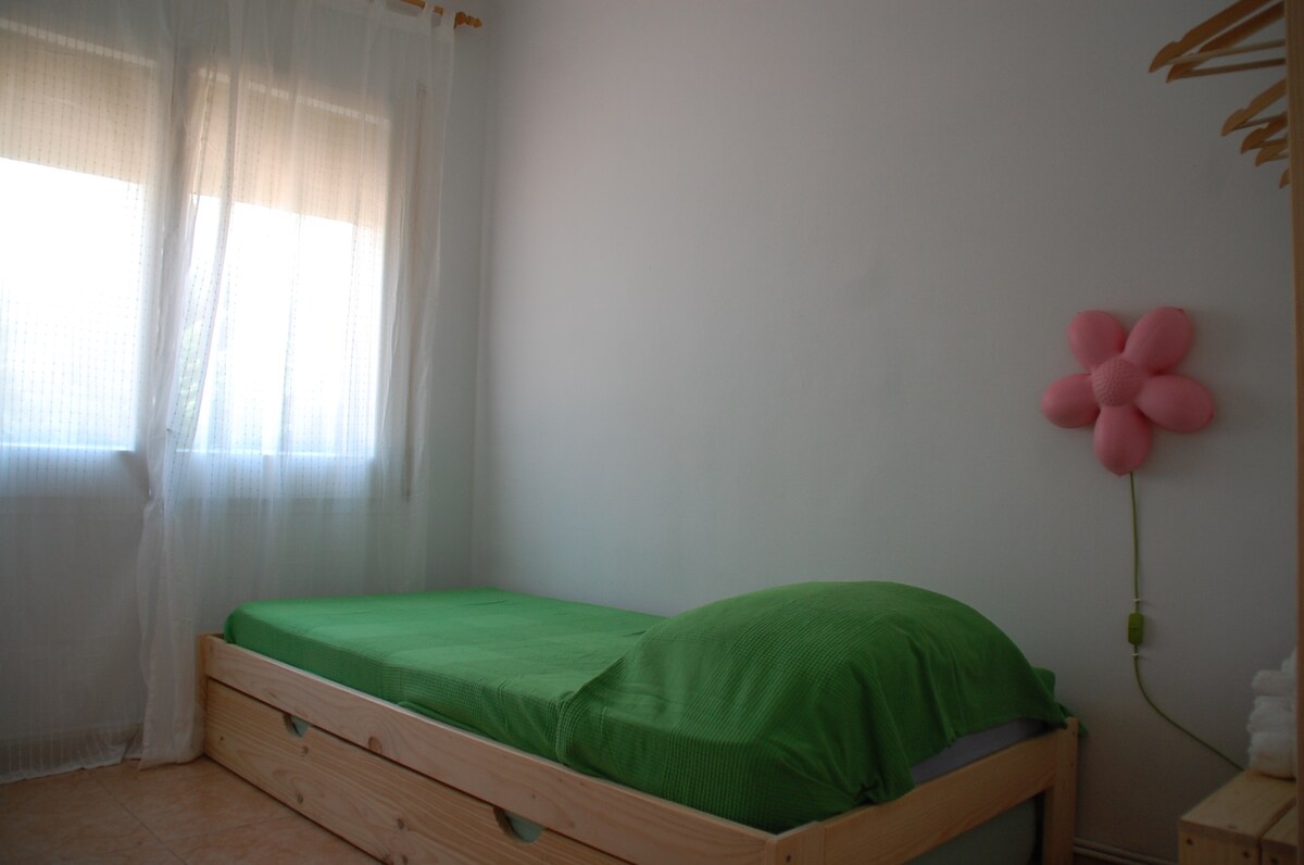 Chumba cha Watu Wawili (Kiota)