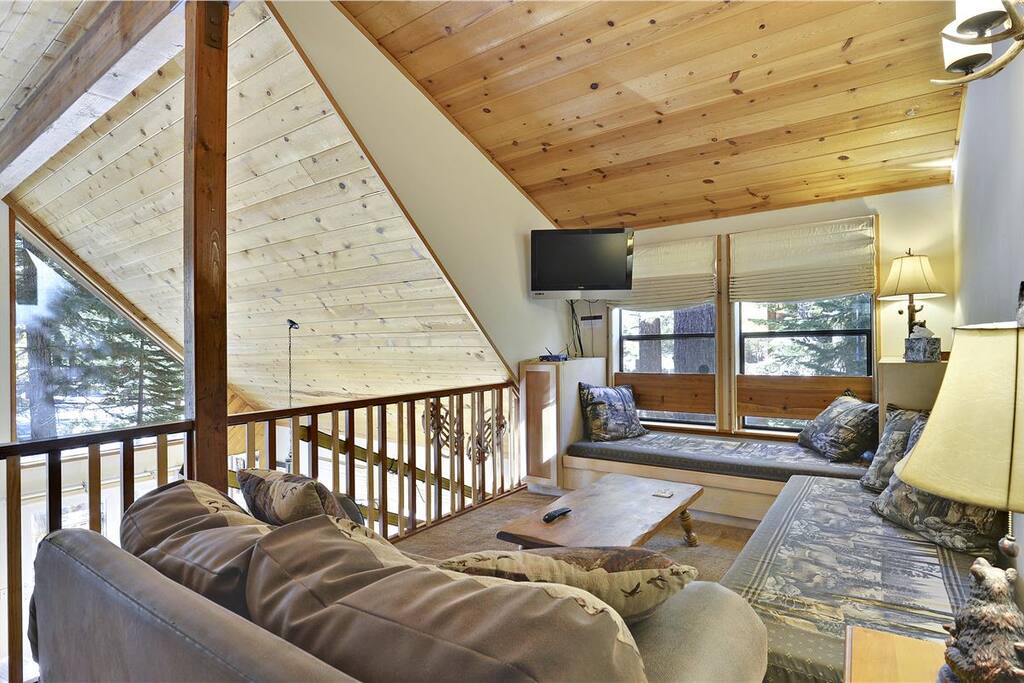 Comfy loft with TV (again).