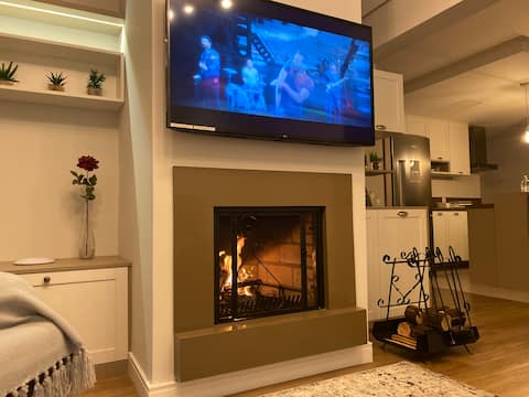 Top performing Airbnb: Apartment overlooking NASA, the Ferris Wheel and McDonald's in Canela