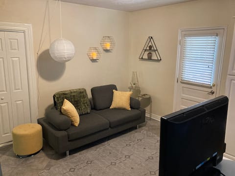 Top performing Airbnb: Sugar House Studio with Big Kitchen & Purple Bed in East Liberty Park