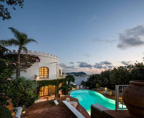 Torre dell'Aquila, Luxury Villa, Concierge Service