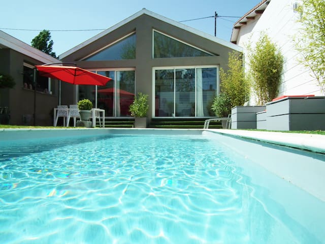 Loft 130m2 piscine, clim et garage à Bordeaux