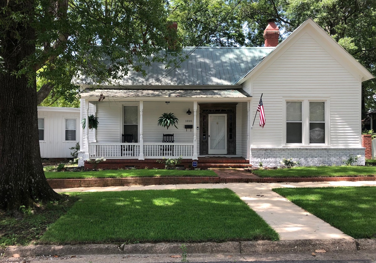 Downtown Corinth Jackson Street Cottage Houses for Rent in Corinth, Mississippi, United
