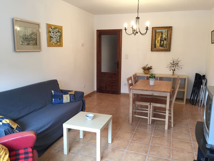 Salón-comedor (sofá-cama)