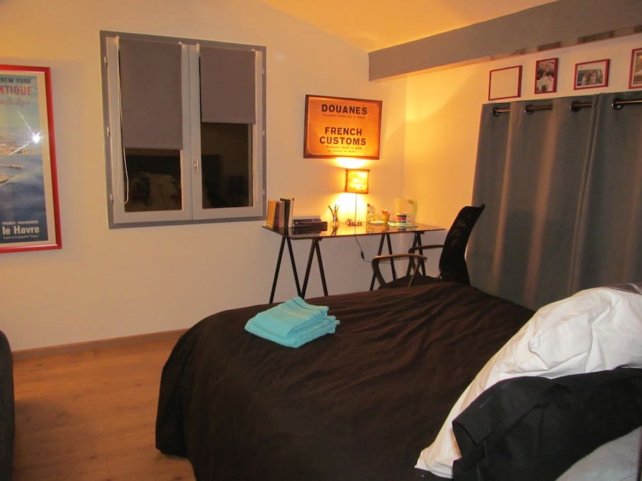 la chambre du 1er étage + rangements
