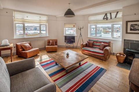 Stylish waterside apartment