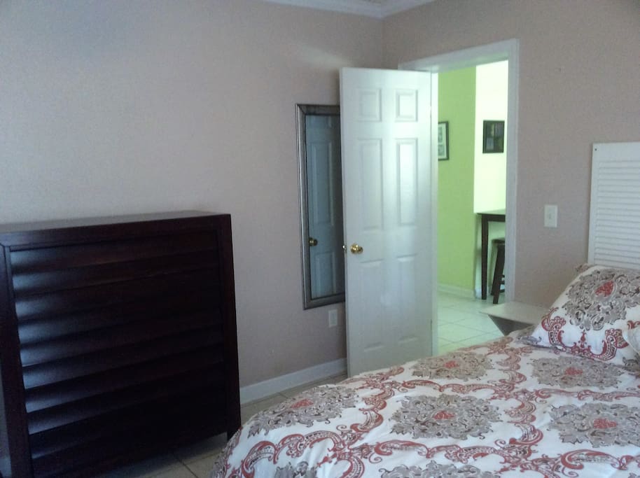 QUEEN SIZE BED
