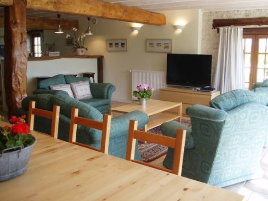 La Grange Open-plan living area