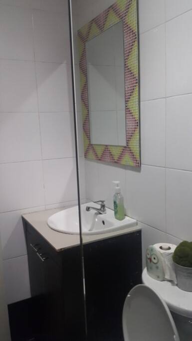 Guest Restroom
