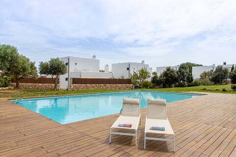 Villa Himala, Modern villa, Free AC/WiFi, Smart TV