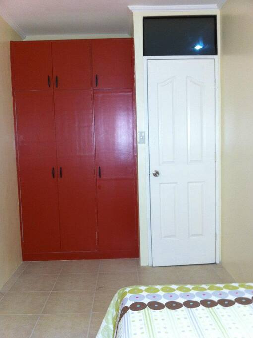 Guest Room 1 Closet