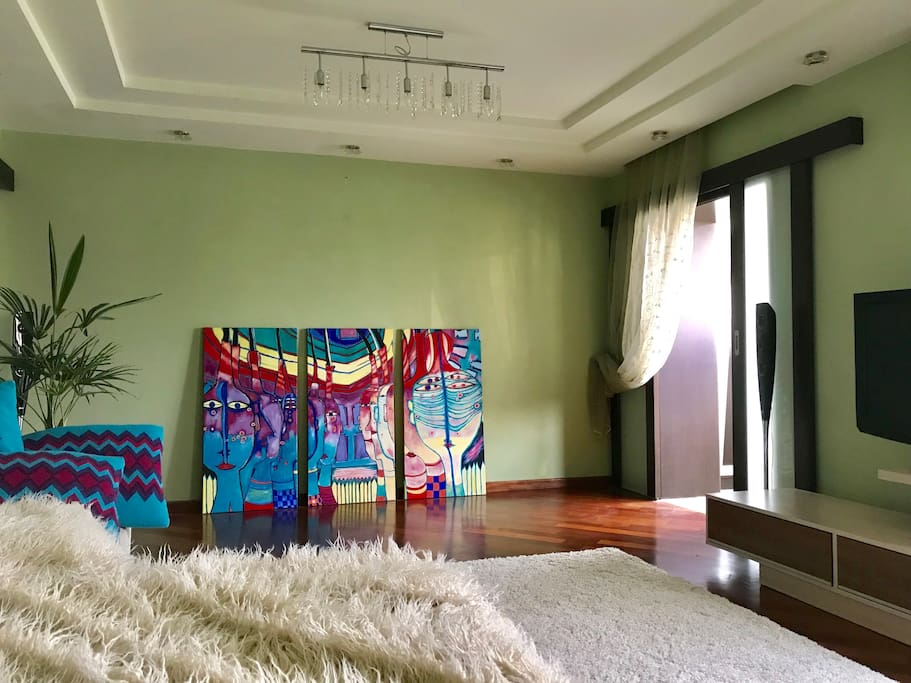 First room (2/2 photo)