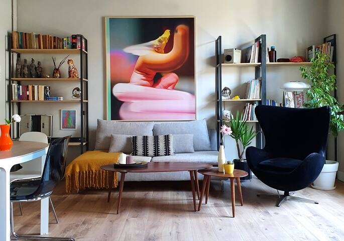 Artistic Apartment Next to The Acropolis III