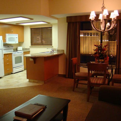 2bd Las Vegas Strip Condo #B gallery image 3